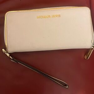 Michael Kors Wristlet Wallet